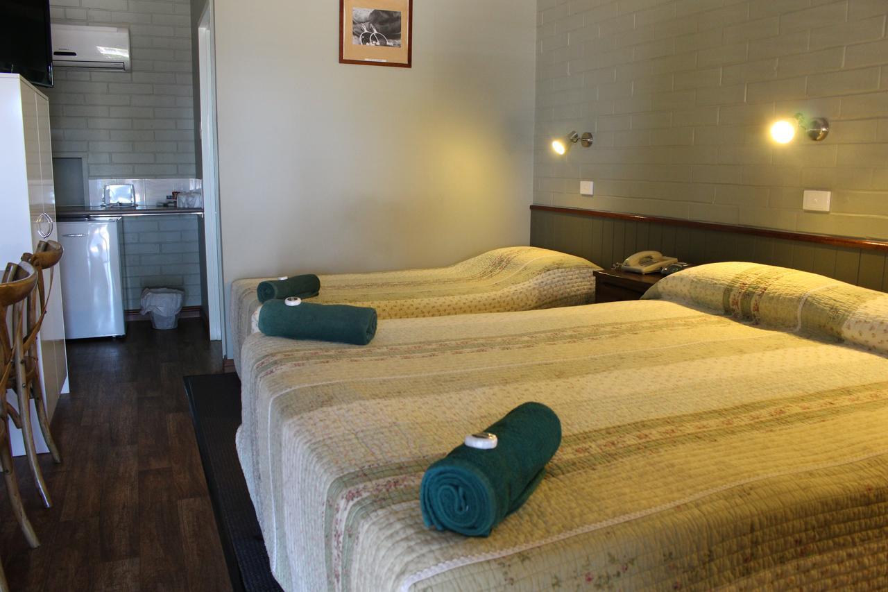 Barcaldine Country Motor Inn Eksteriør bilde
