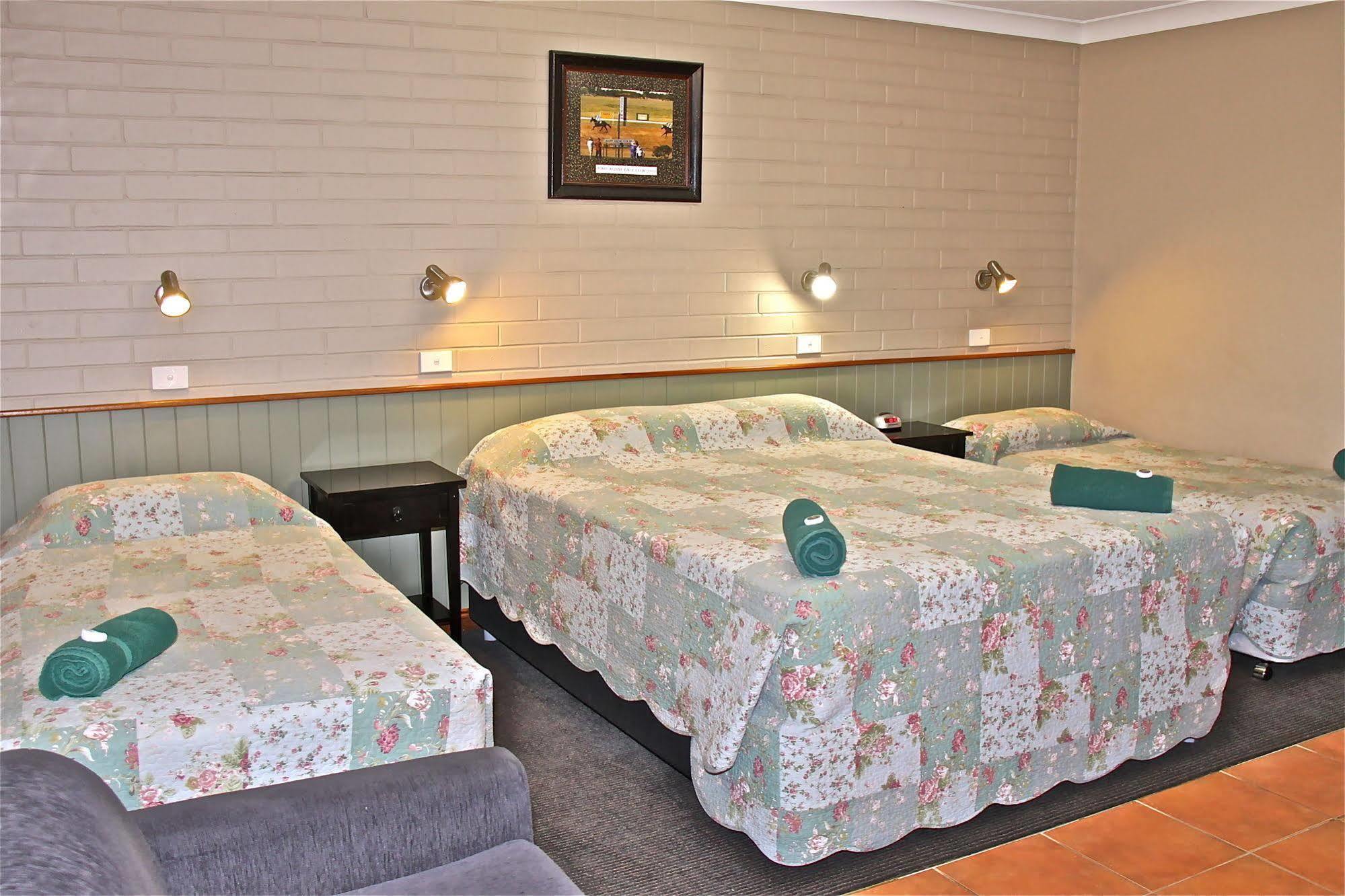 Barcaldine Country Motor Inn Eksteriør bilde
